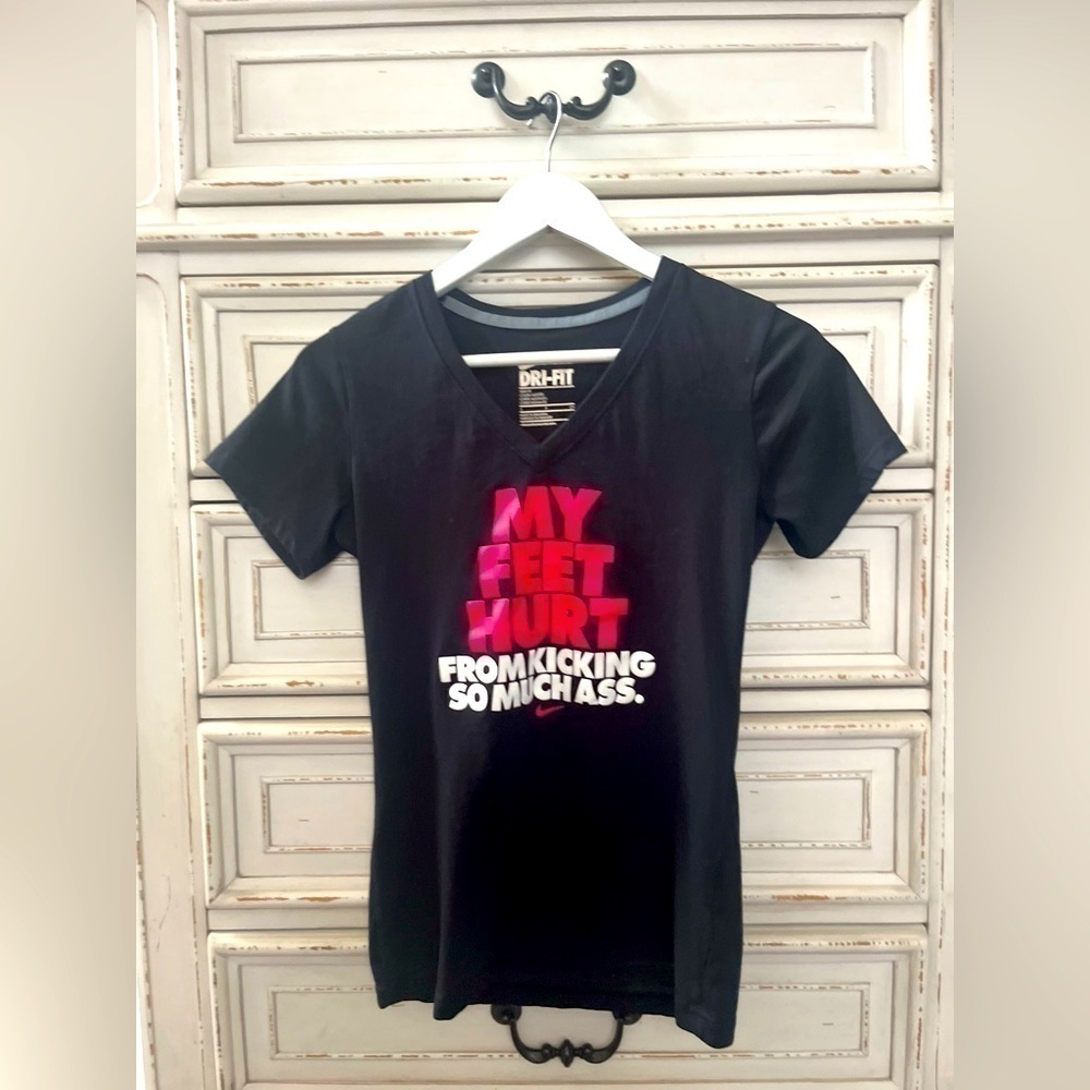 🖤 MY FEET HURT FROM KICKING SO MUCH…! Nike dri-fit tshirt size sm-see video 🎥
